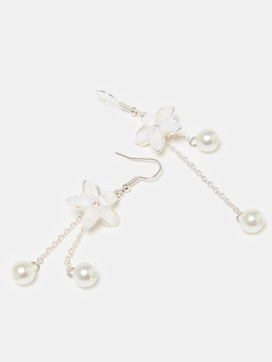 Pendant earrings with flower and pearls_1
