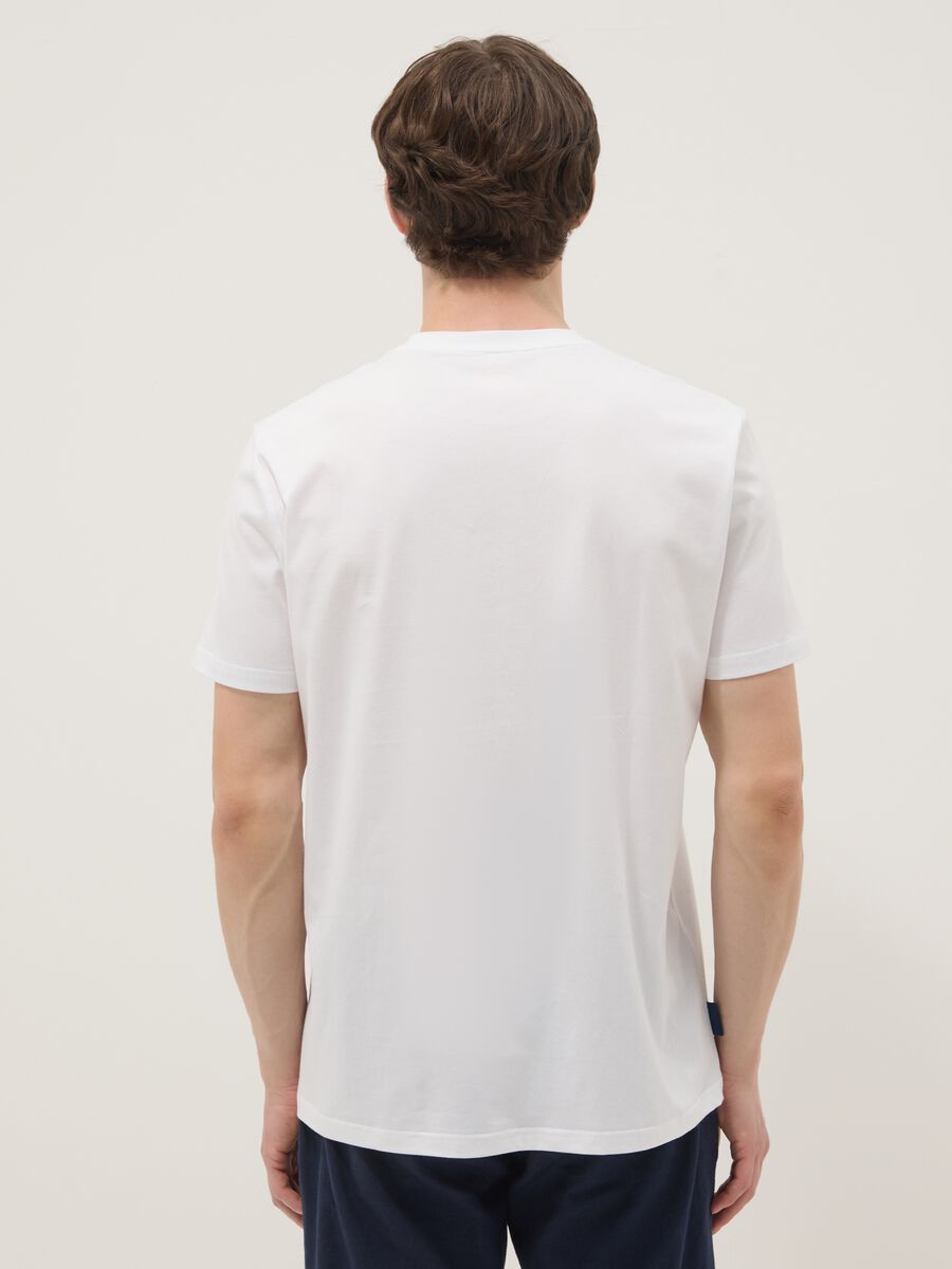 Wei&szlig;es T-Shirt aus reiner Baumwolle mit Print, Regular Fit_3
