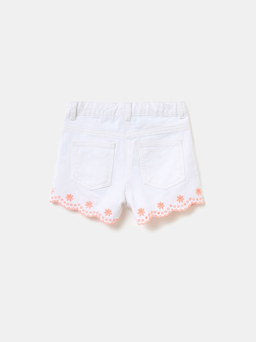 Shorts de algodón y Lyocell con bordado_1