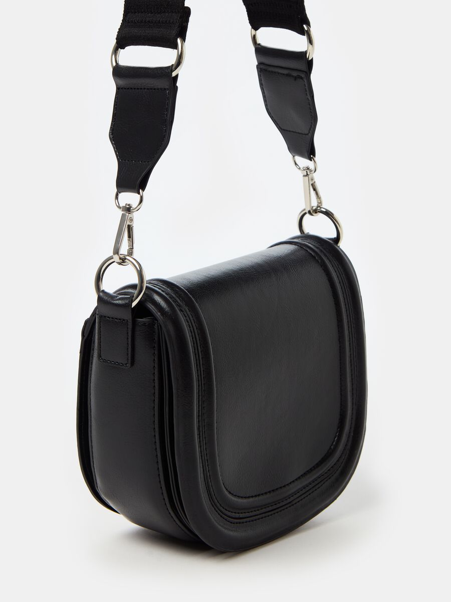 Flap bag with shoulder strap_2