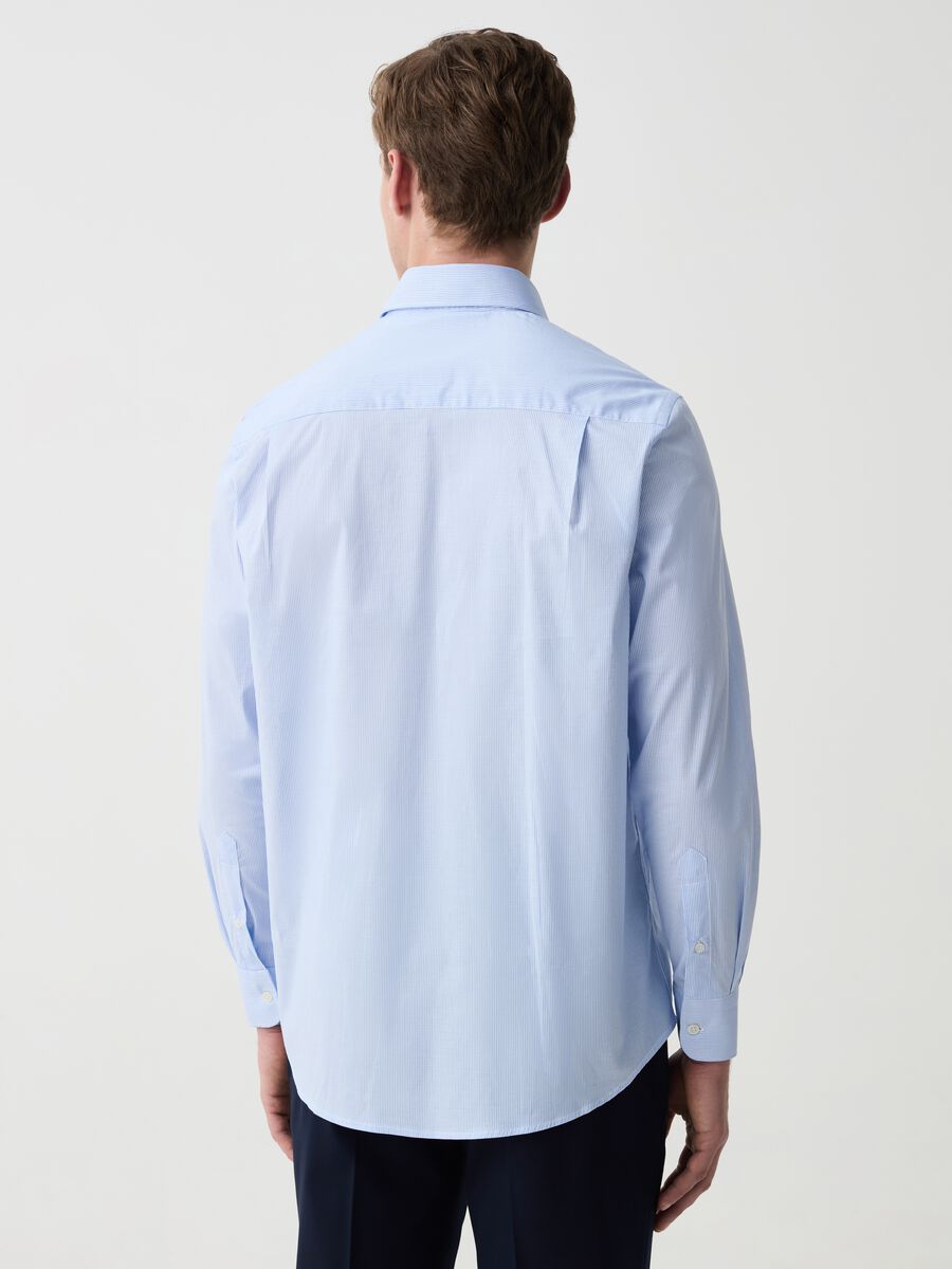 Regular-fit shirt in stretch cotton with slim stripes_2