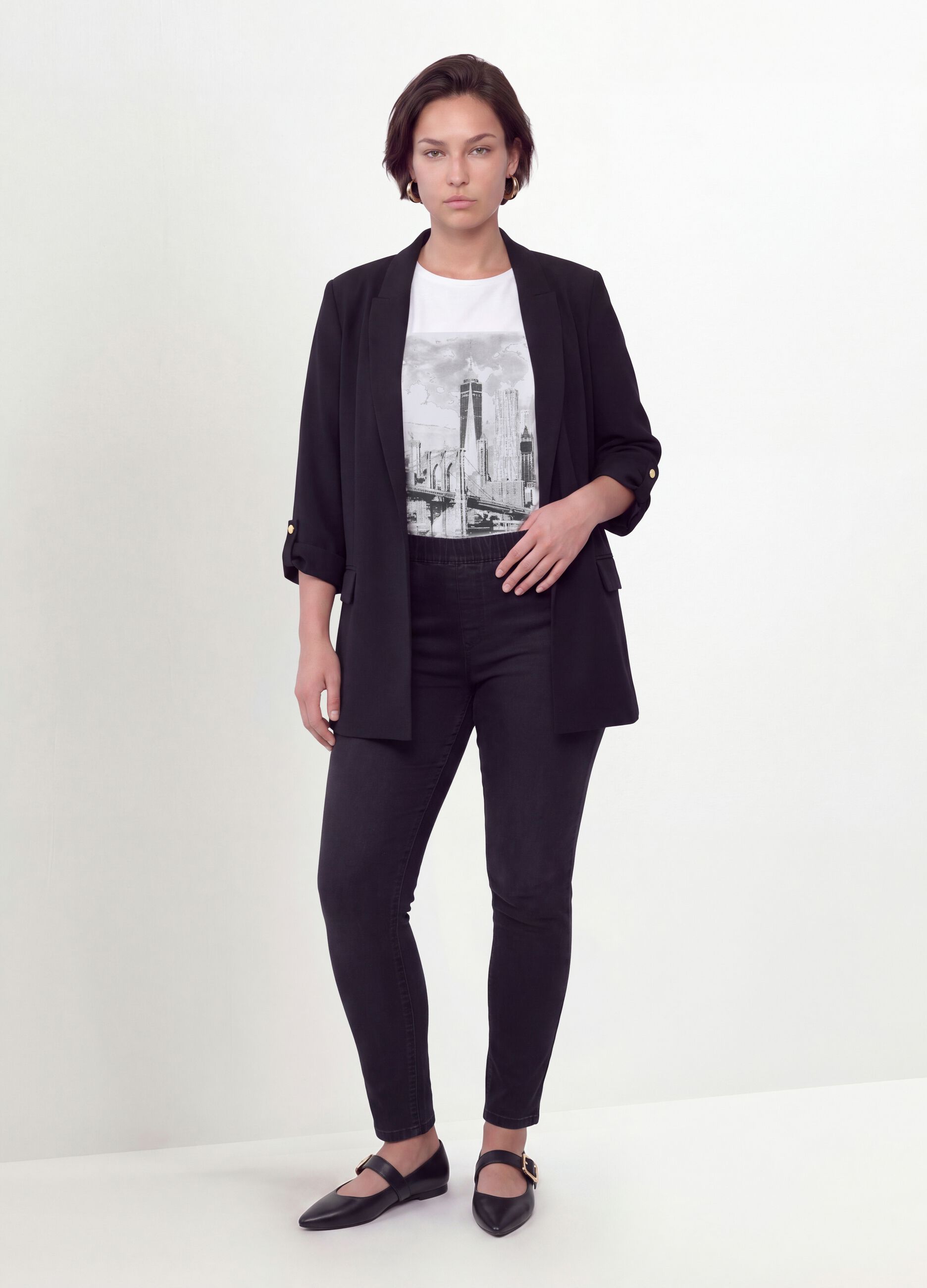 Black regular-fit blazer with lining and classic lapels