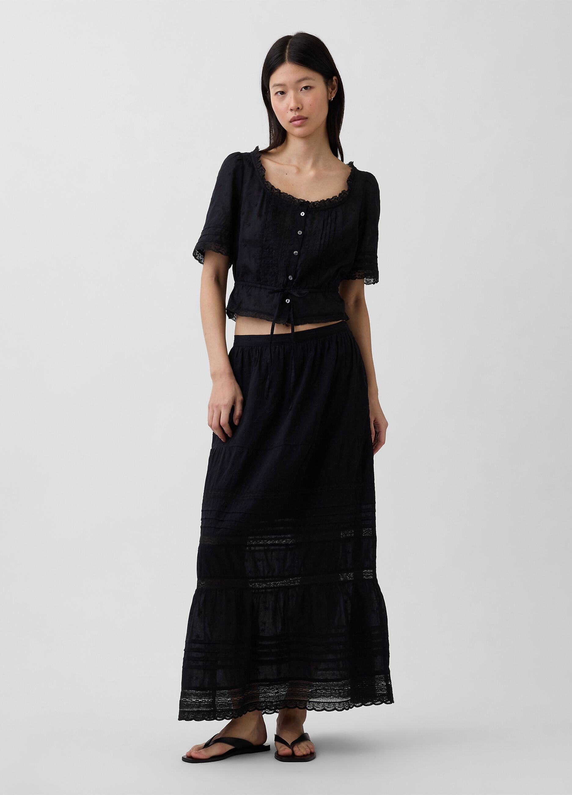 Blusa em algod&atilde;o puro com renda