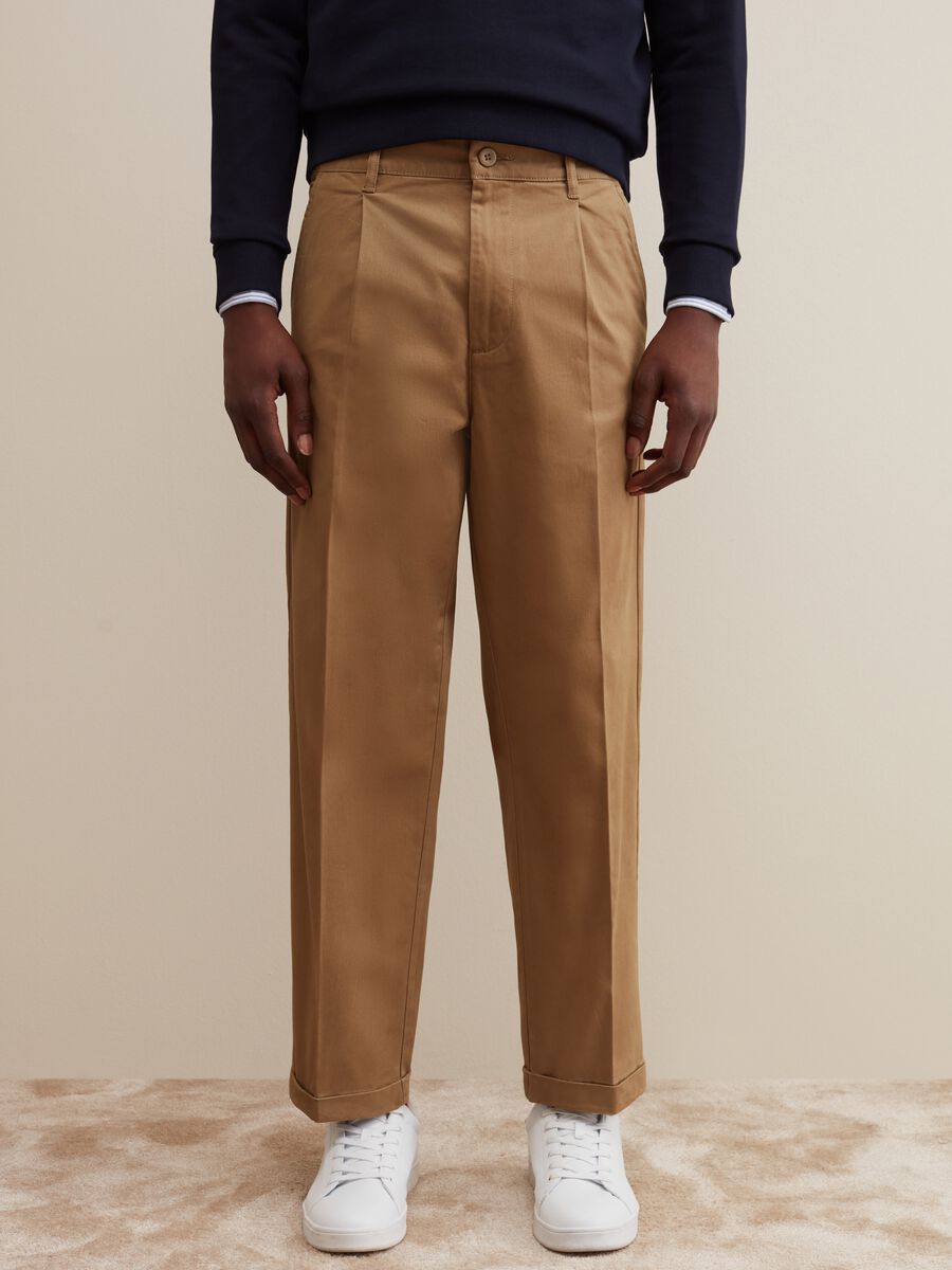 Chino trousers in twill with darts_1