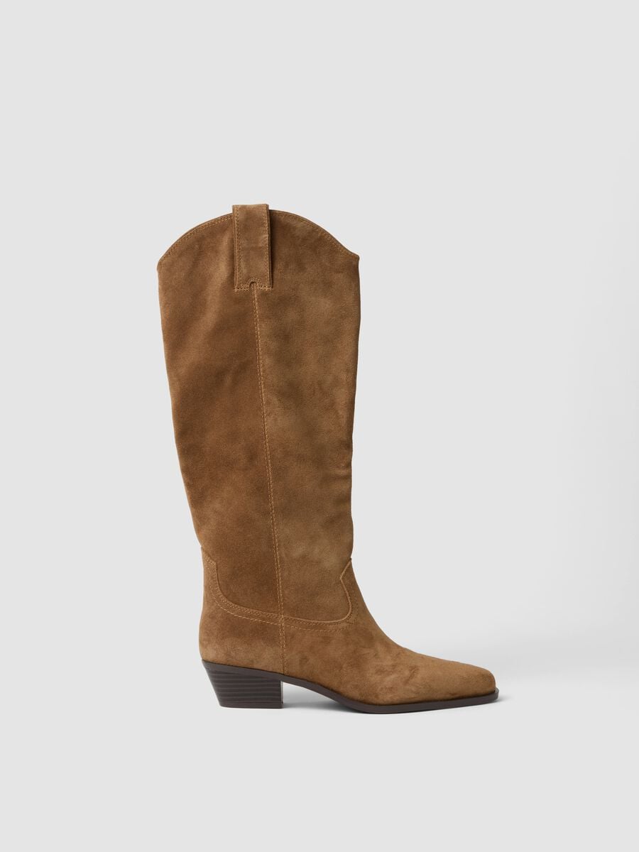 Braune Echtlederstiefel mit niedrigem Absatz_0