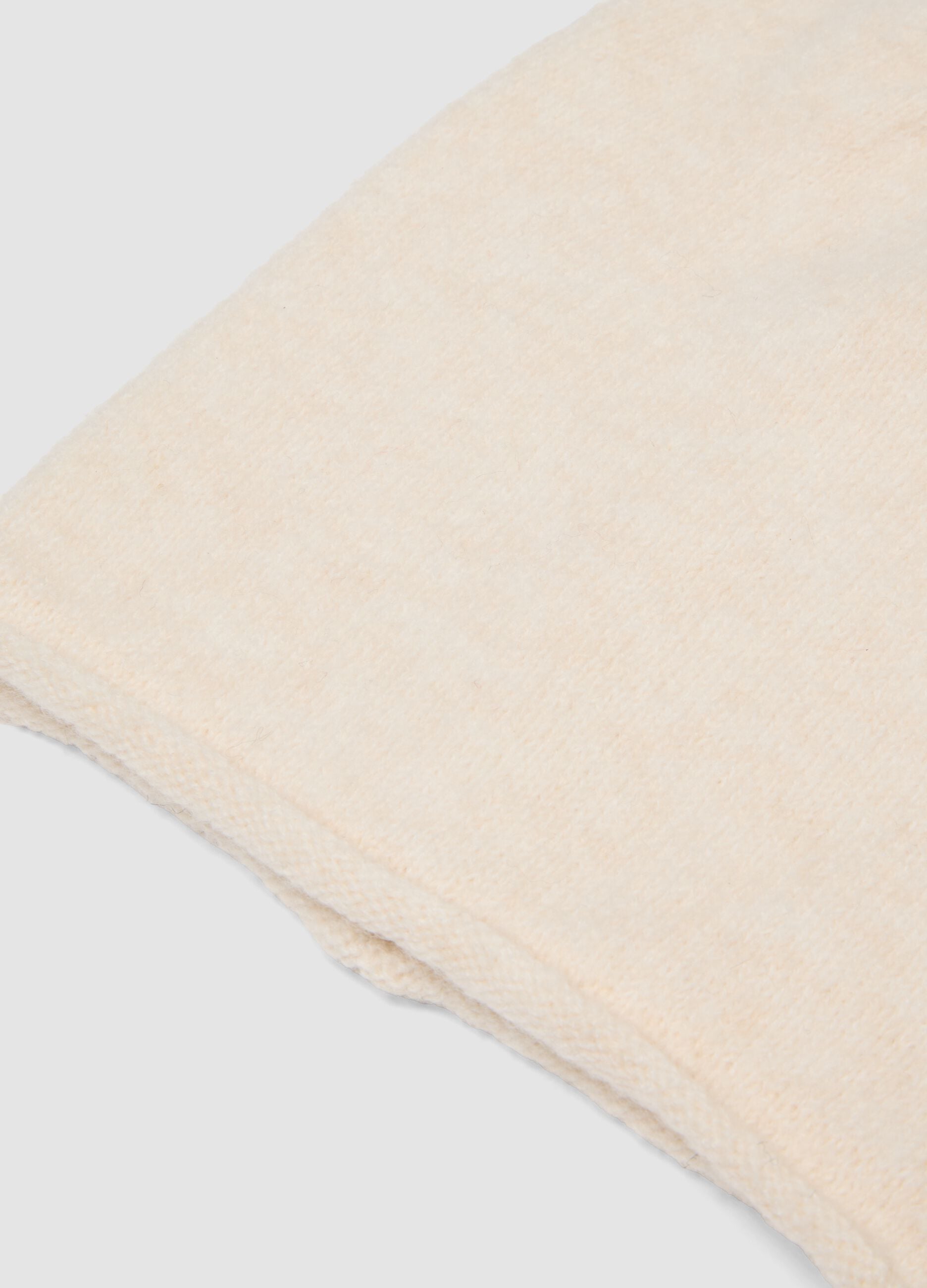 Cappello beige in tessuto elasticizzato jersey knit