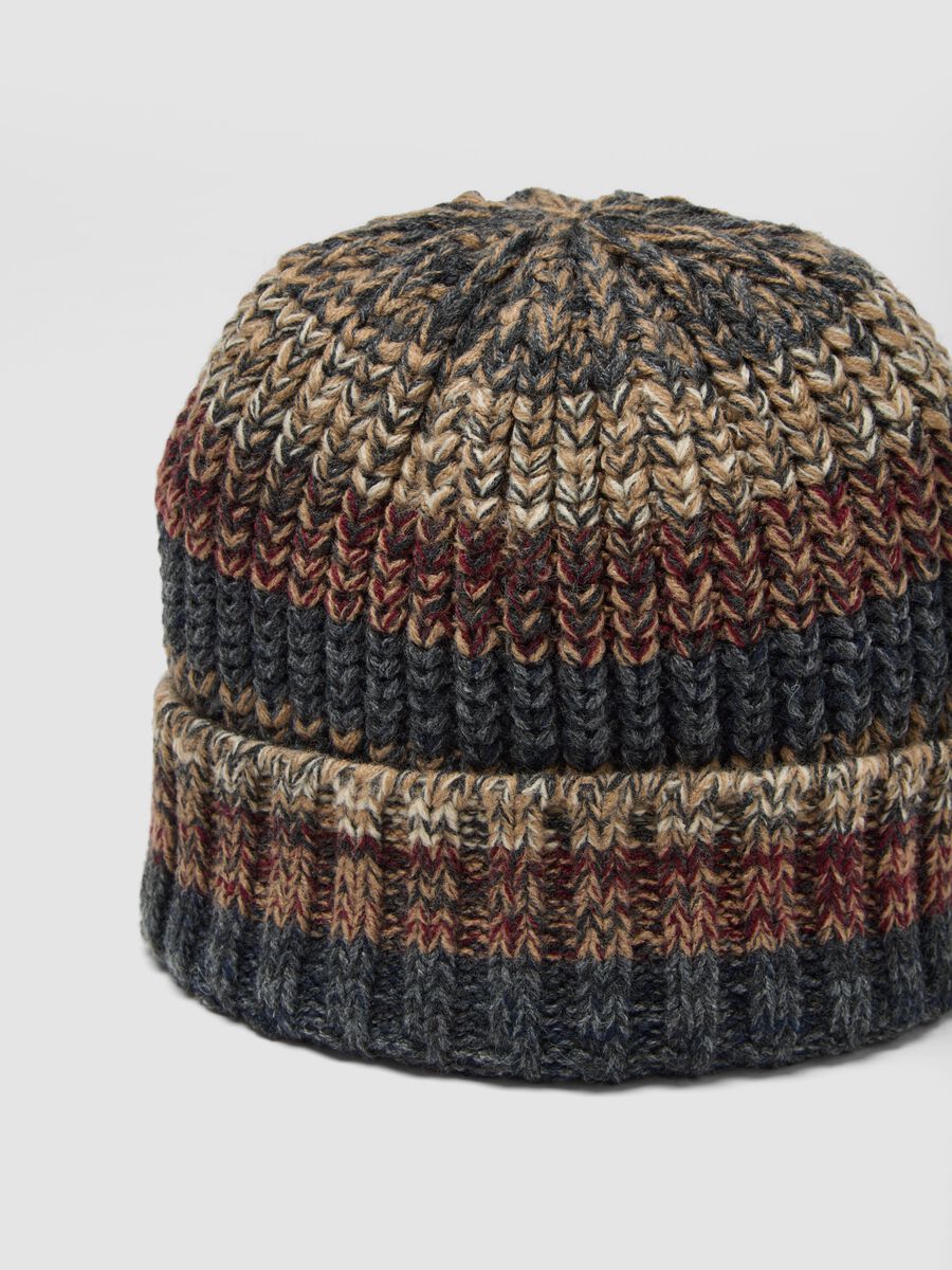 Multicolour striped beanie_2