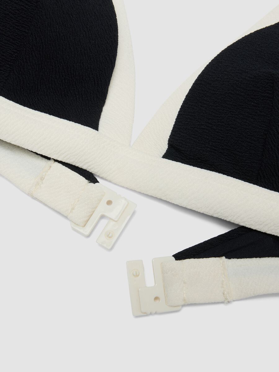 Schwarzes Bikini-Top aus Stretchmaterial mit weissen Kanten und Tr&auml;gern_5