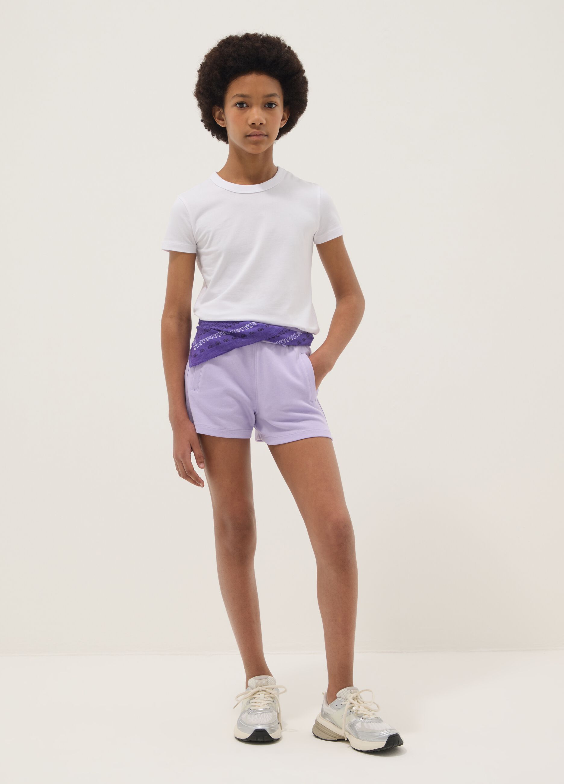 Short morado de algod&oacute;n org&aacute;nico para ni&ntilde;a con cintura el&aacute;stica