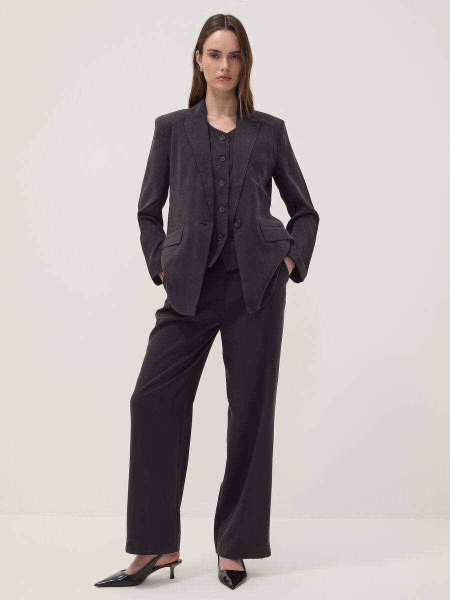 Blazer preto regular fit em mistura de viscose_2