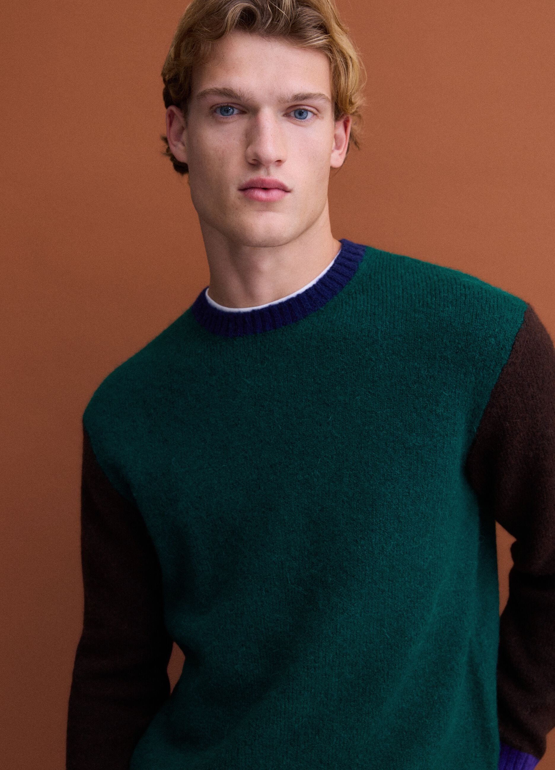 Green crew-neck jumper in stretch wool and alpaca, regular fit