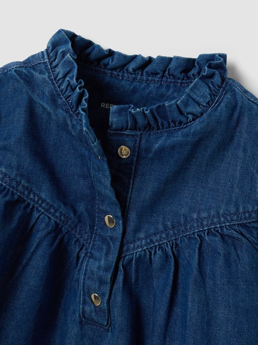 Blue wide-fit pure cotton dress with crew neck and ruffle for girls_2