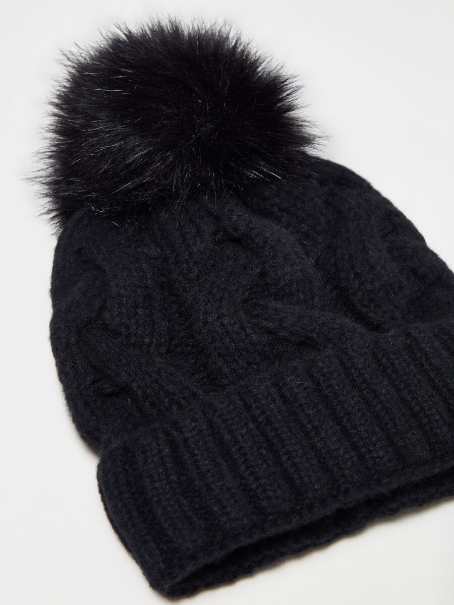 Cable knit beanie with pompom_1