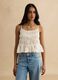 Top smanicato con lavorazione arricciata a balze e inserti in pizzo crochet_3