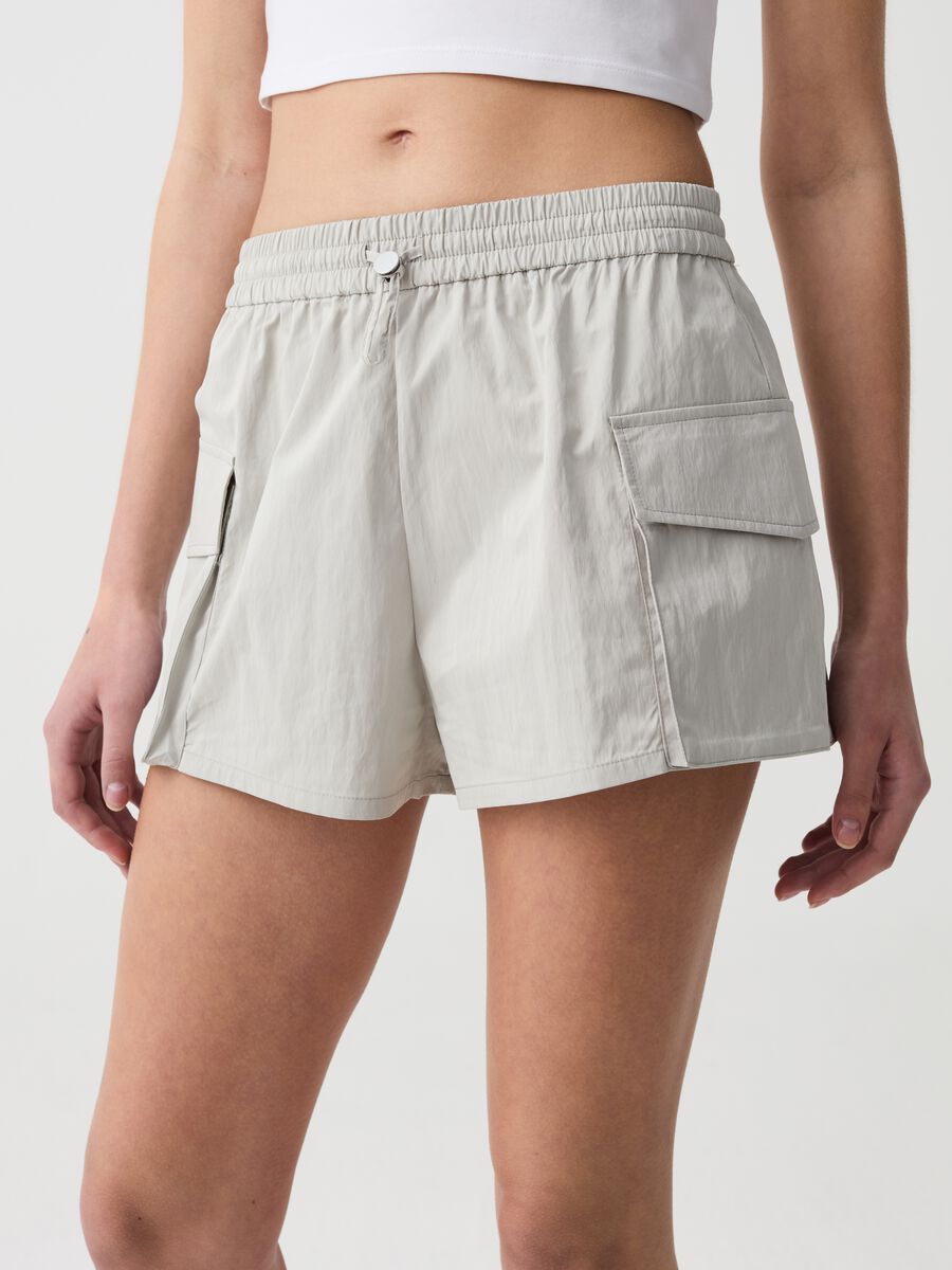 Cargo shorts in nylon_1