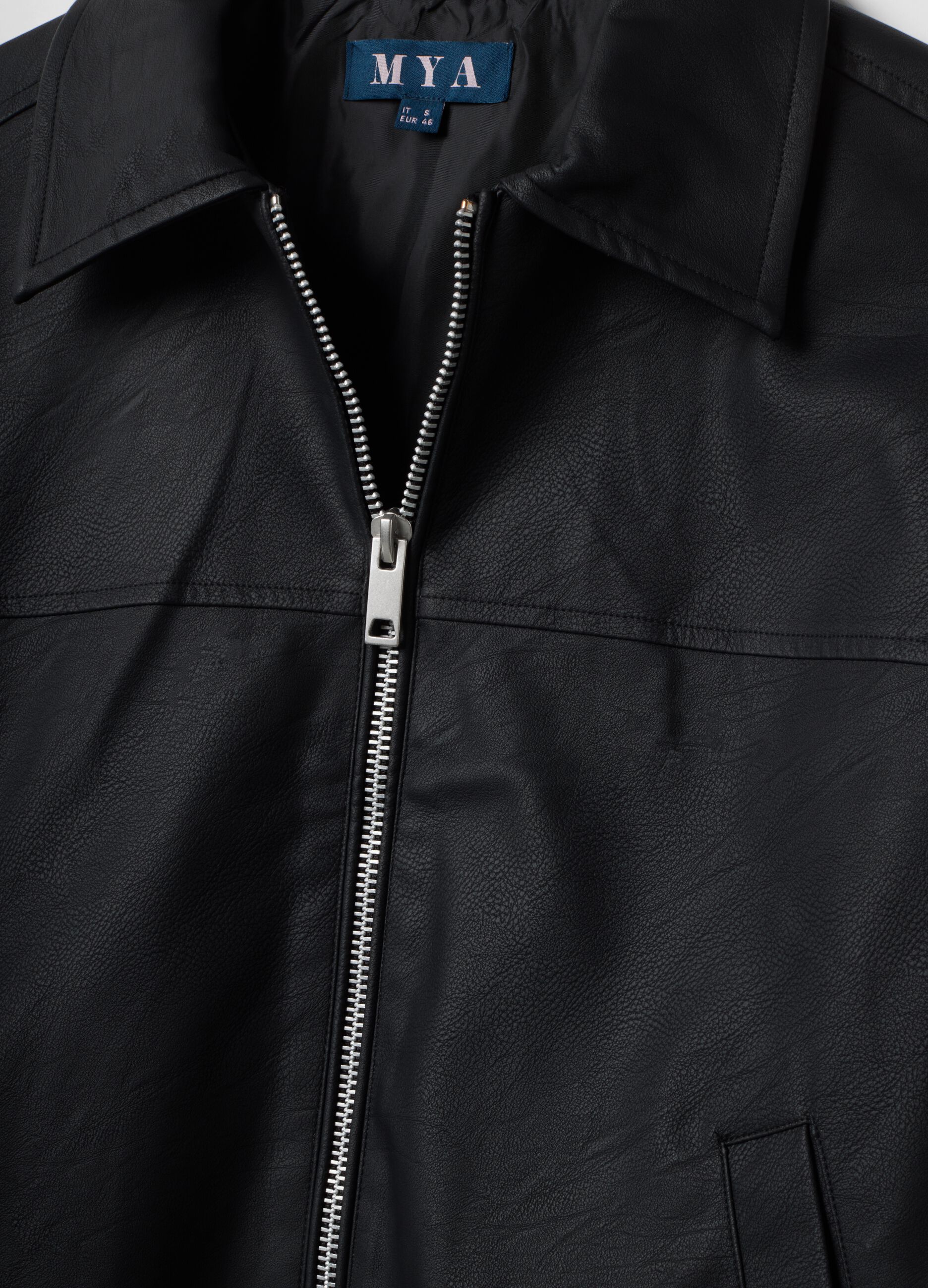 Schwarze Regular-Fit-Jacke mit Rei&szlig;verschluss und Kragen
