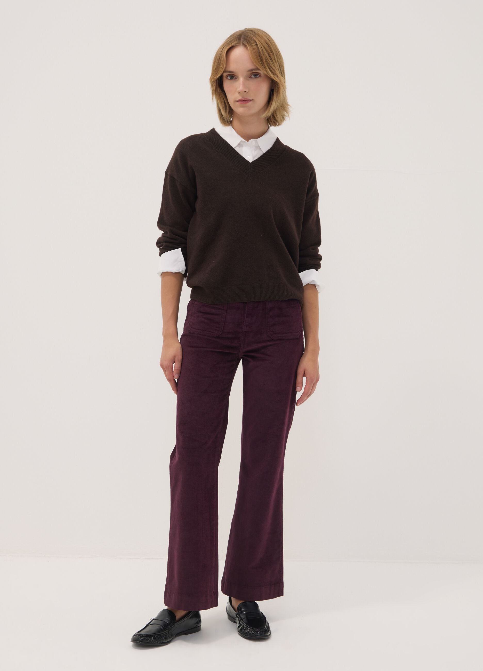 Pantaloni viola flare in cotone e modal elasticizzato a coste