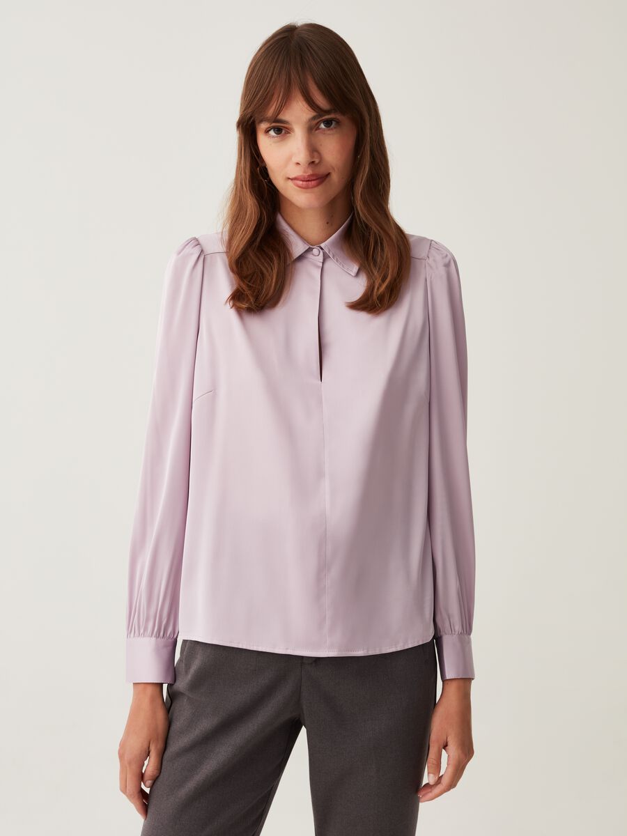 Satin blouse with puffy sleeves_3