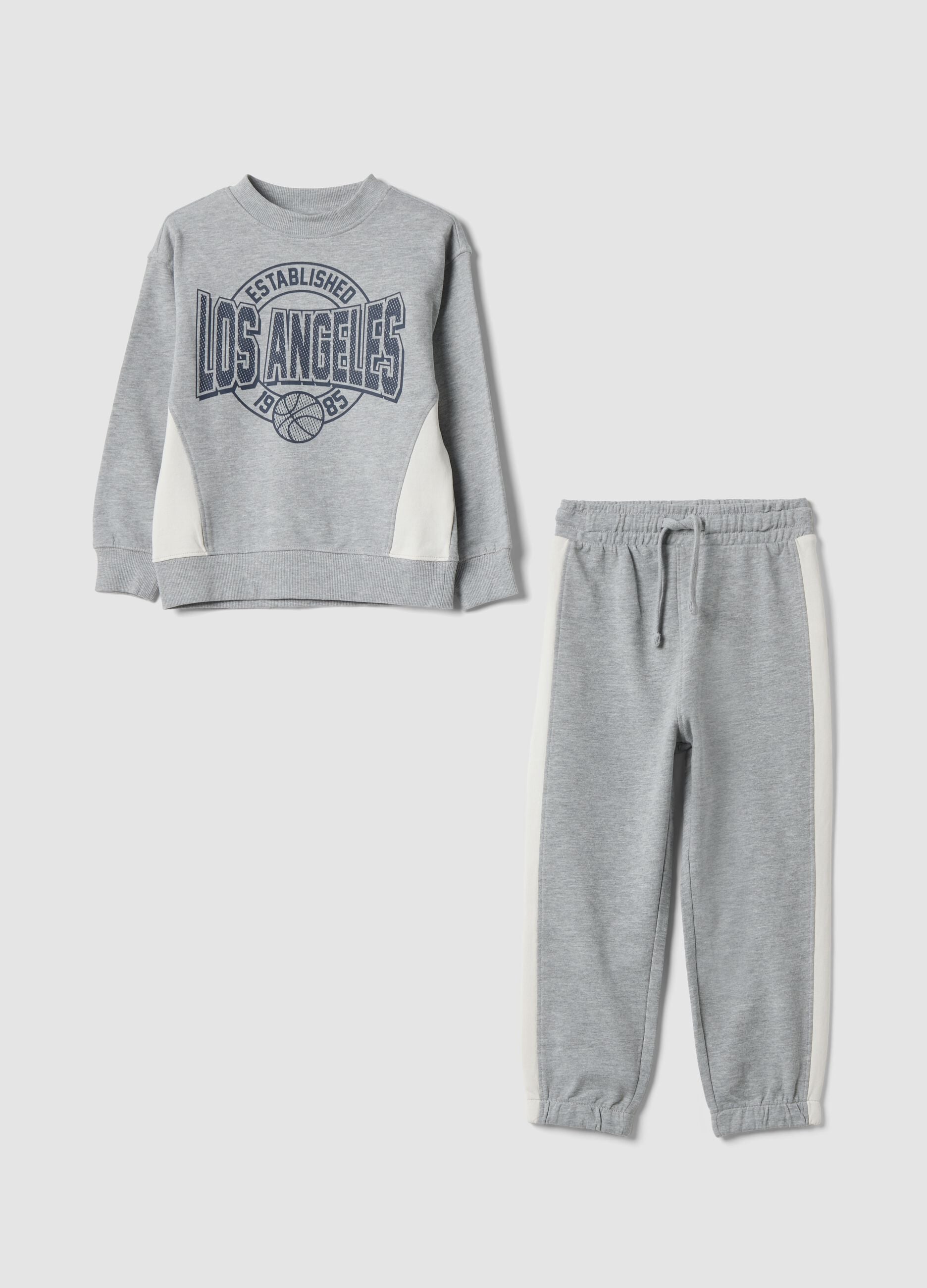 Grey 100% cotton tracksuit with sweatshirt and varsity print for boys