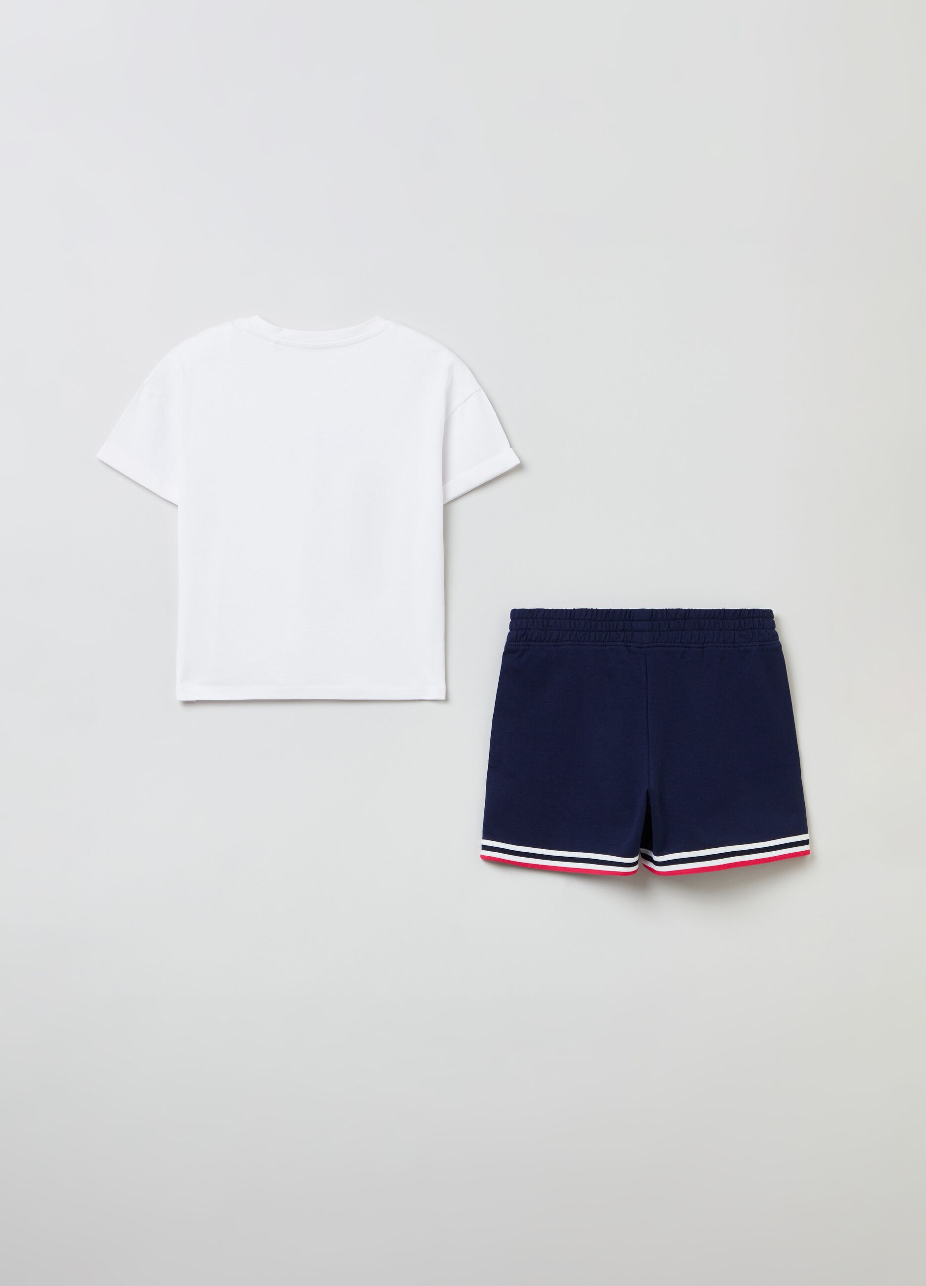 Pack jogging camiseta con estampado y shorts