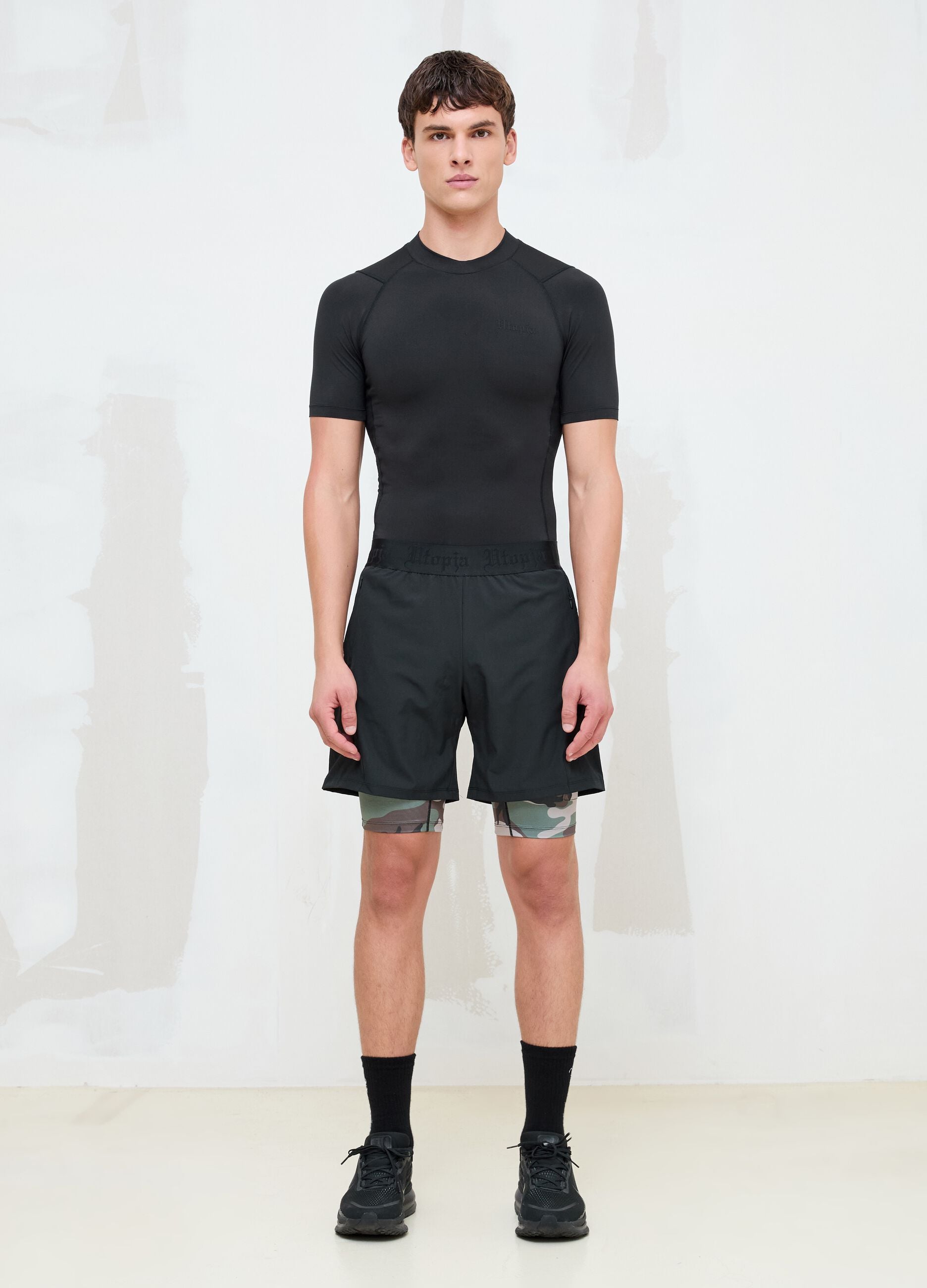 T-shirt t&eacute;cnica justa &ndash; Preta
