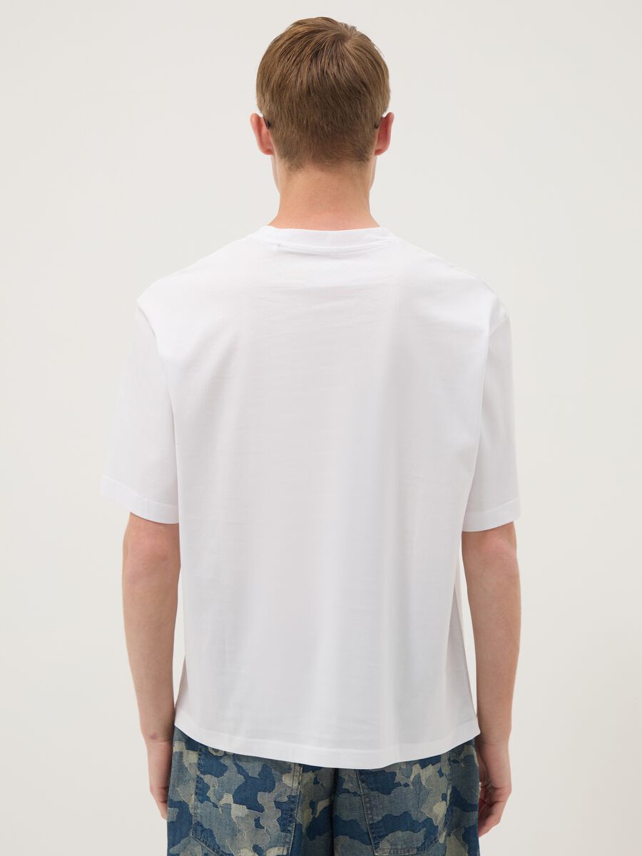 Wei&szlig;es T-Shirt aus reiner Baumwolle mit Brusttasche, Regular Fit_3