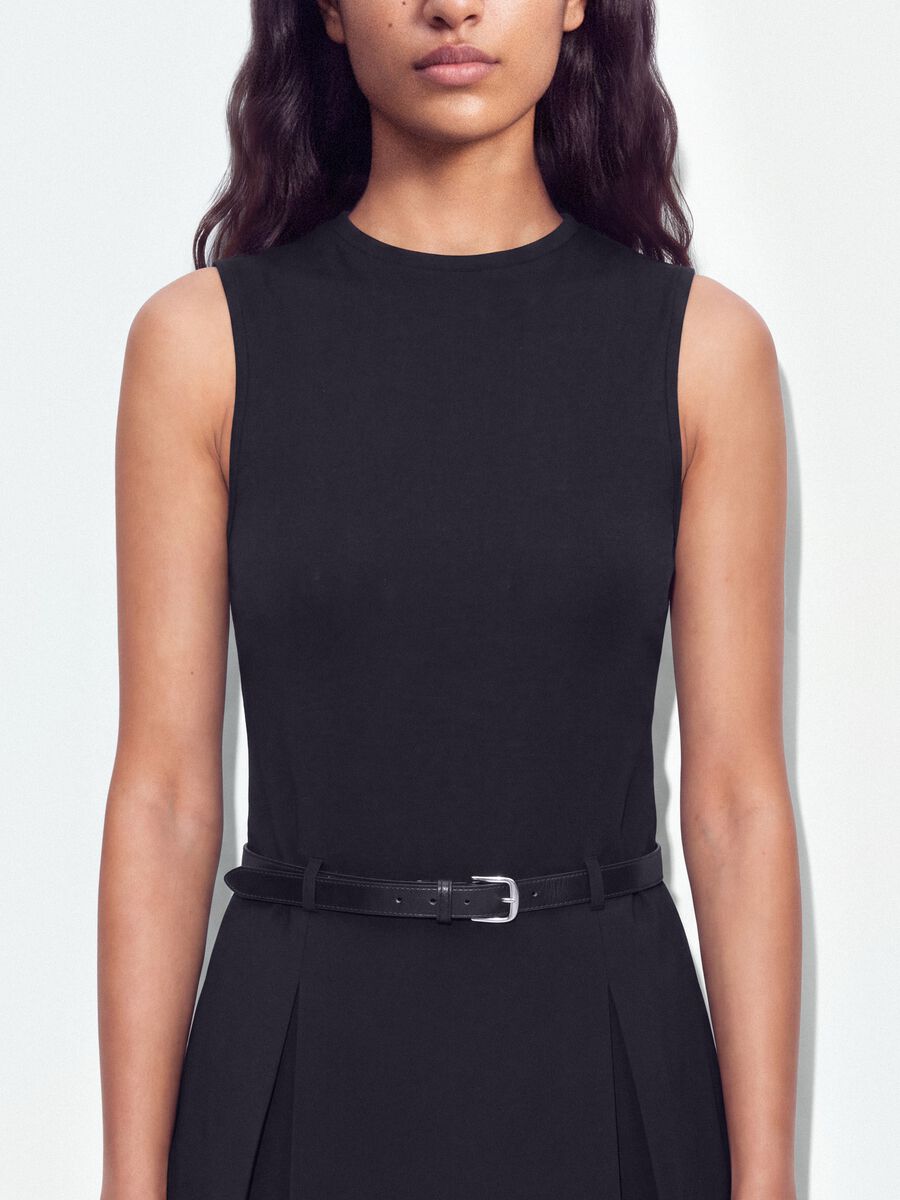 Black stretch viscose dress with structured high neckline_3