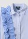 Camicia azzurra a righe con volant e colletto classico per bambina_2