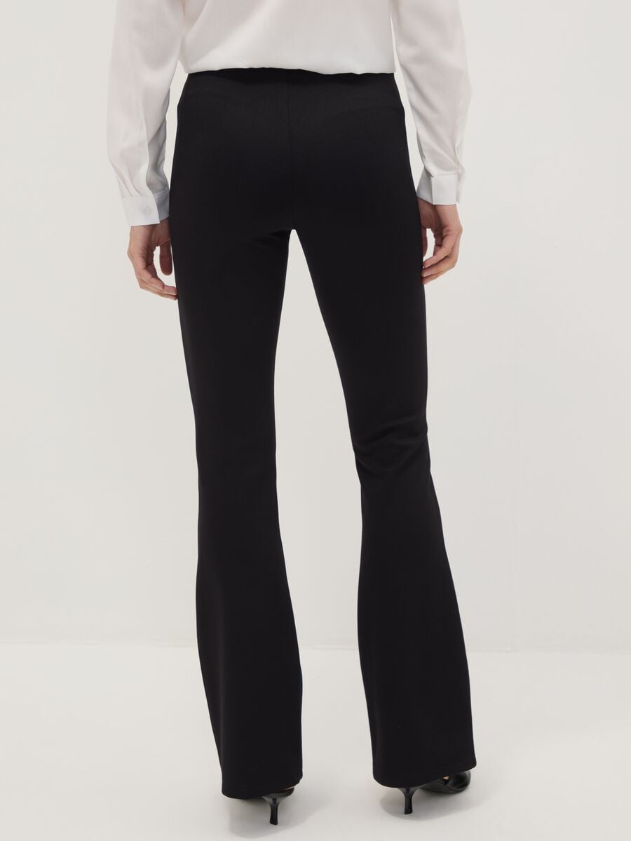 Leggings neri flare fit in punto Milano di viscosa elasticizzata_3