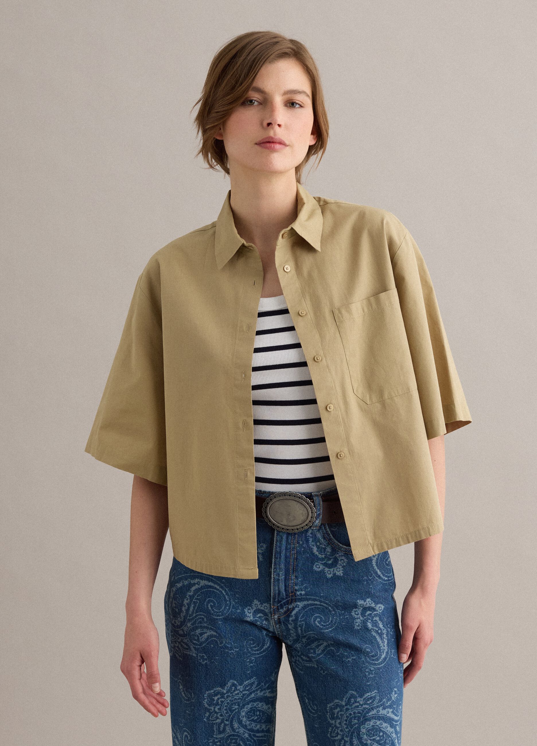 Beiges Hemd aus reiner Baumwolle mit Brusttasche, Oversize-Fit