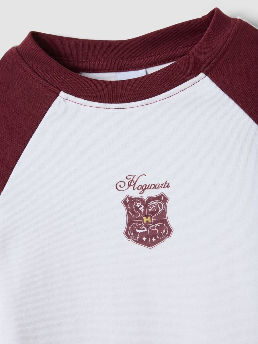 &Lambda;&epsilon;&upsilon;&kappa;ό &pi;&alpha;&iota;&delta;&iota;&kappa;ό T-shirt &alpha;&pi;ό &epsilon;&lambda;&alpha;&sigma;&tau;&iota;&kappa;ό &beta;&alpha;&mu;&beta;ά&kappa;&iota; &mu;&epsilon; έ&mu;&beta;&lambda;&eta;&mu;&alpha; Hogwarts_4