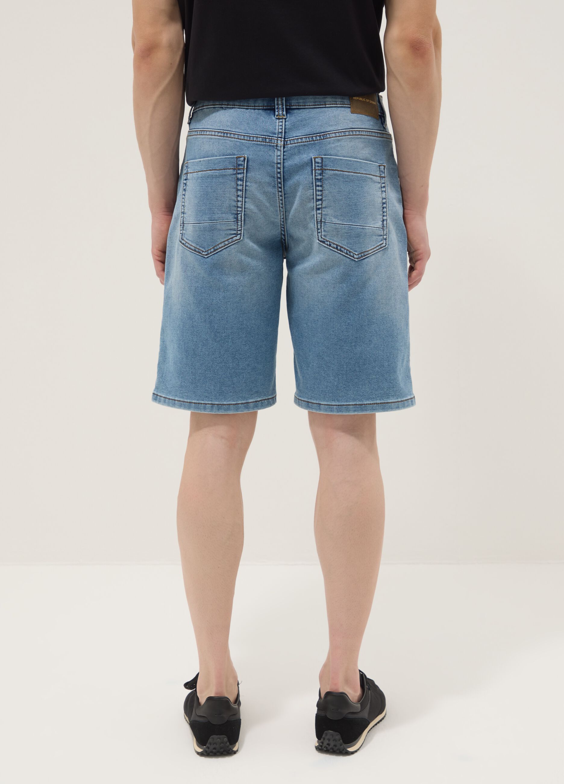 Blue stretch cotton-blend denim shorts, regular fit