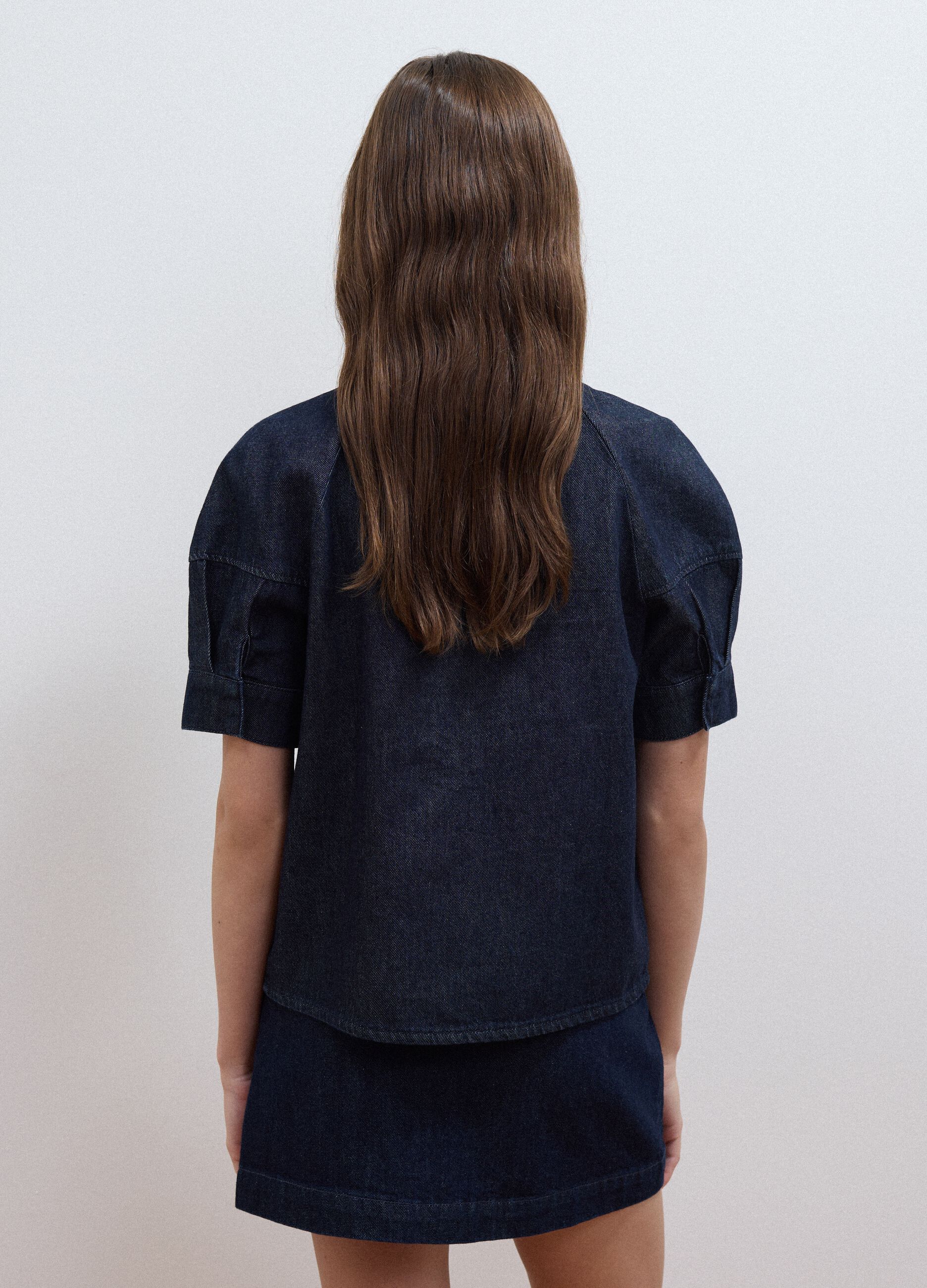 Regular-Fit Jeanshemd aus reiner Baumwolle mit kurzem Arm und Bindeband