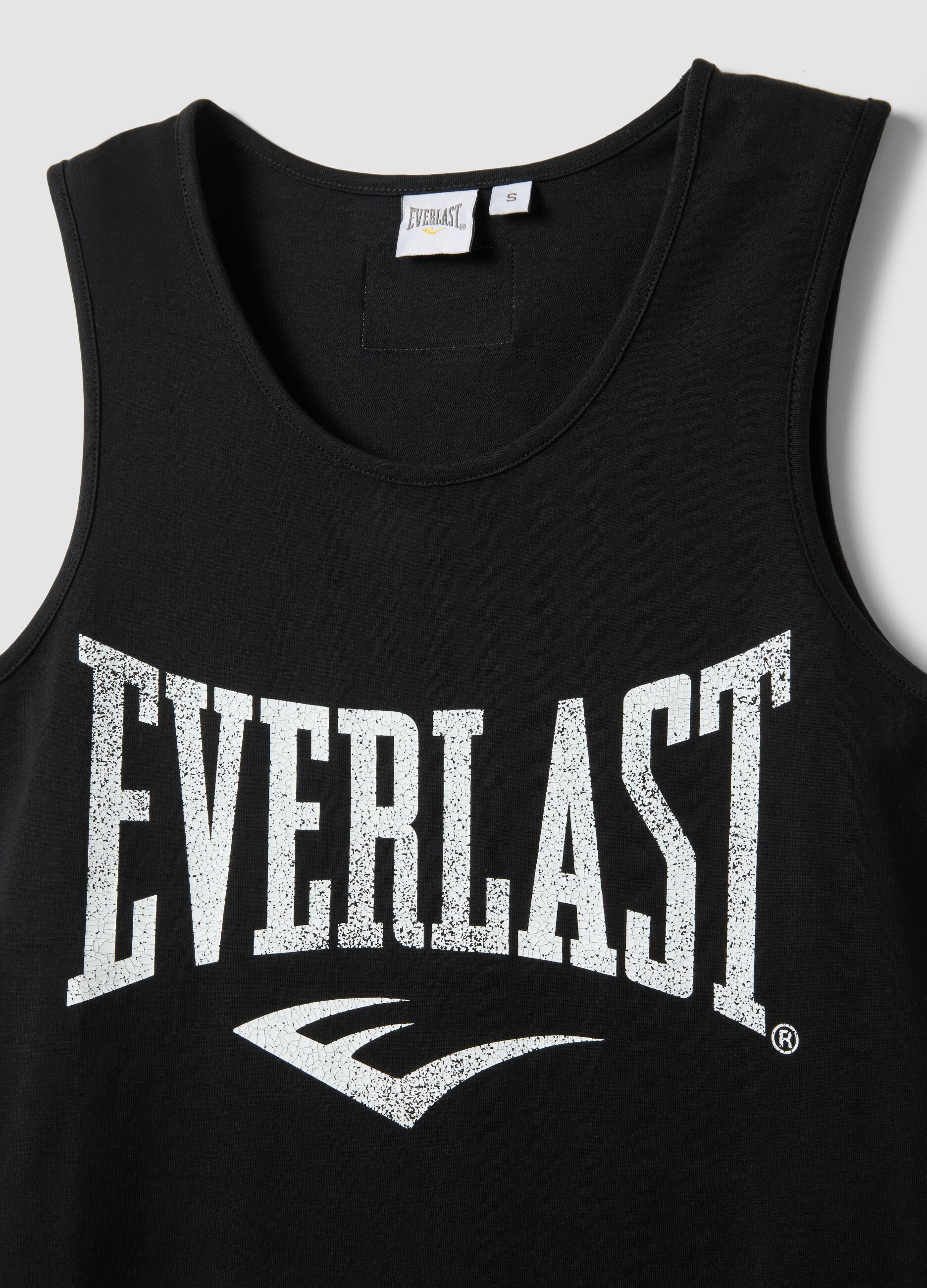 Top de al&ccedil;as preto em algod&atilde;o puro com ajuste regular e logo Everlast
