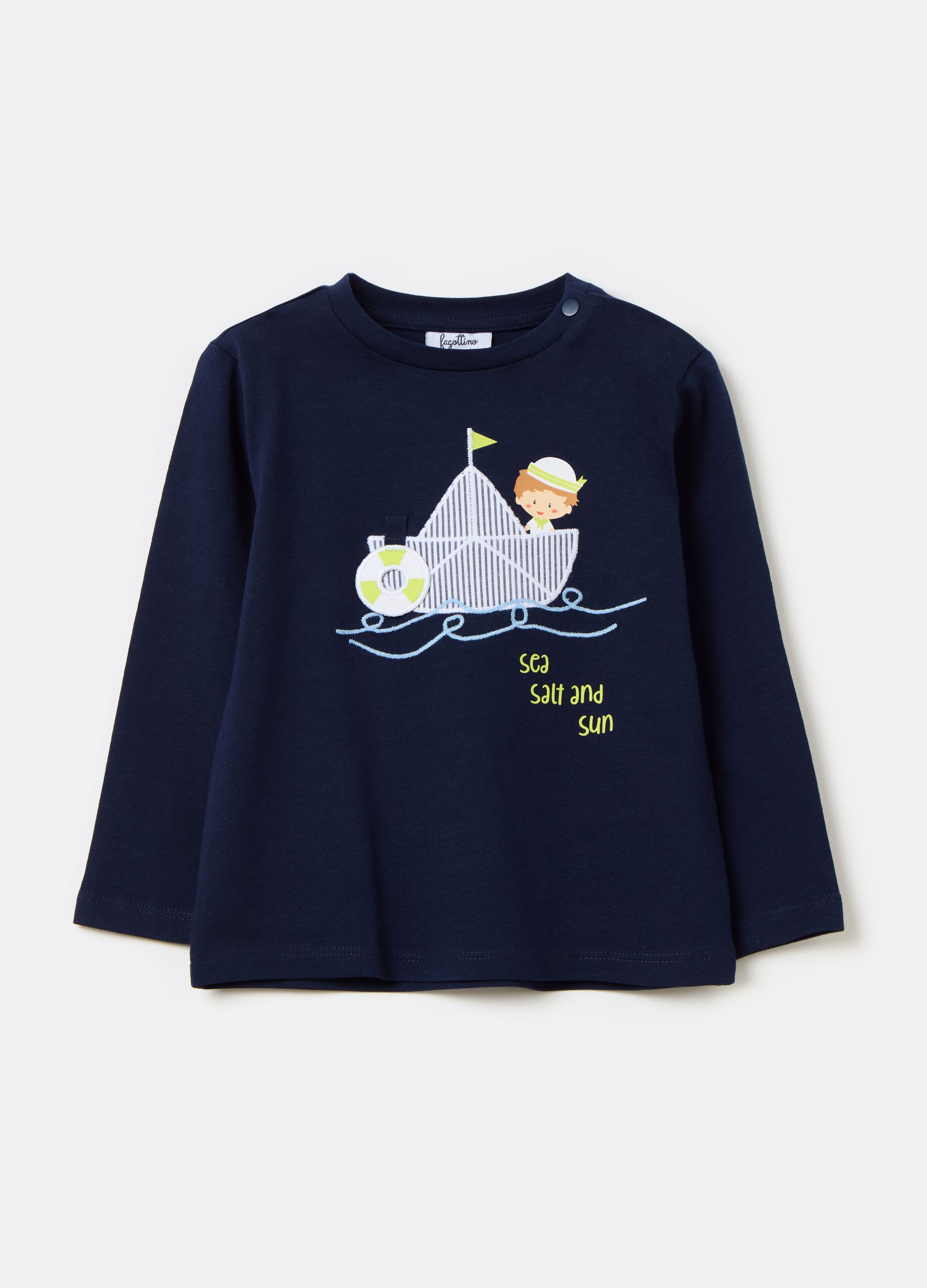 Long-sleeved T-shirt with sail boat