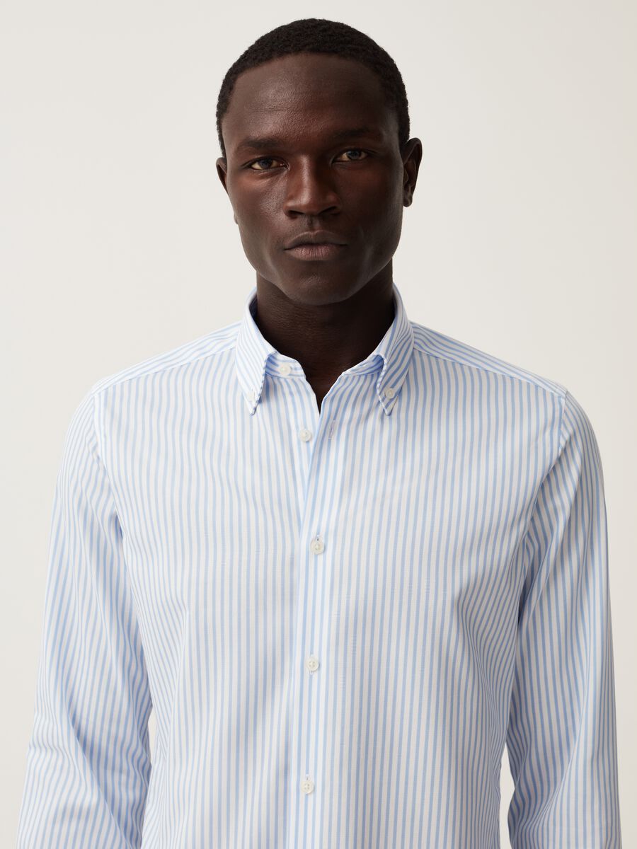 Slim-fit, no-iron shirt in striped cotton_1