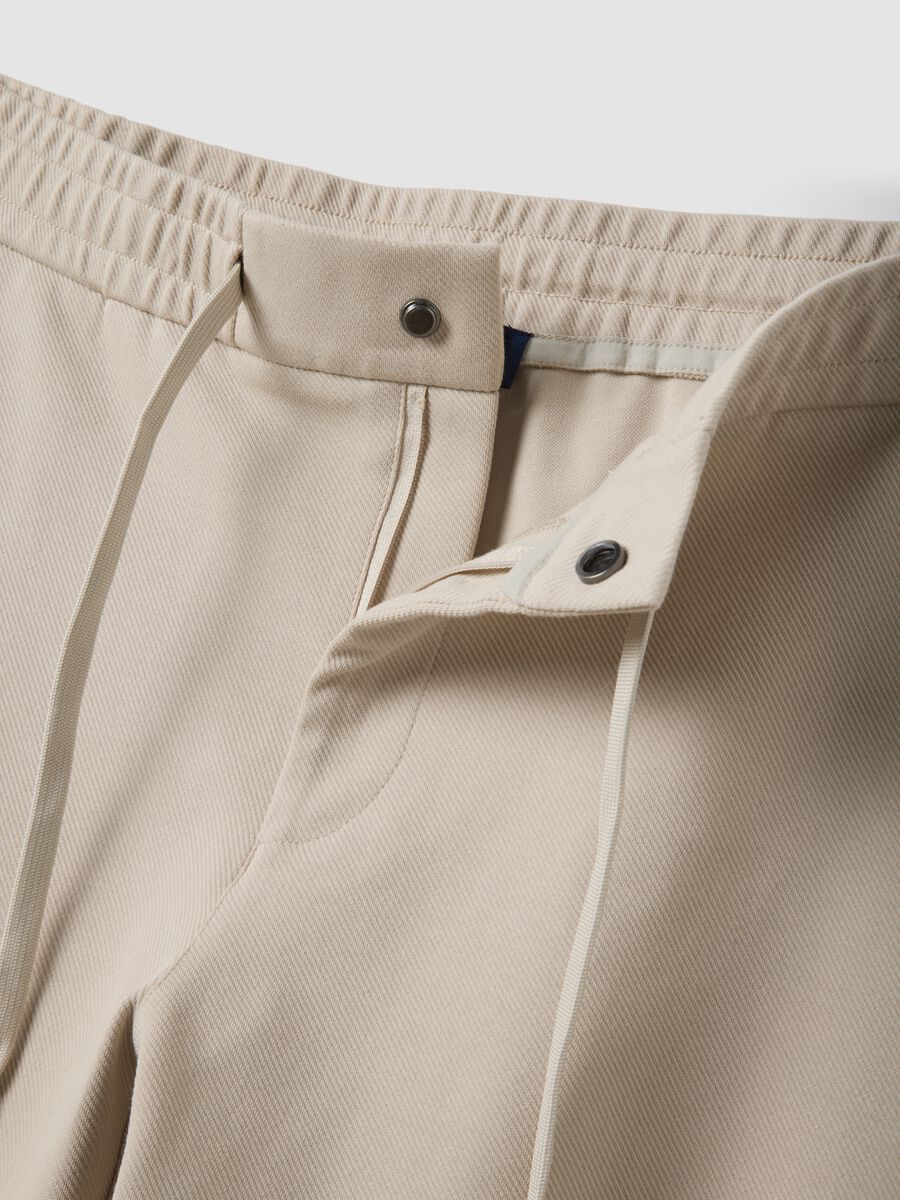 Beige regular-fit stretch cotton trousers_1