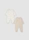 2-pack of organic cotton baby sleepsuits with feet in beige and white_0