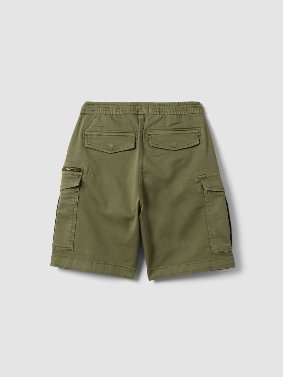 Green stretch cotton cargo shorts_4