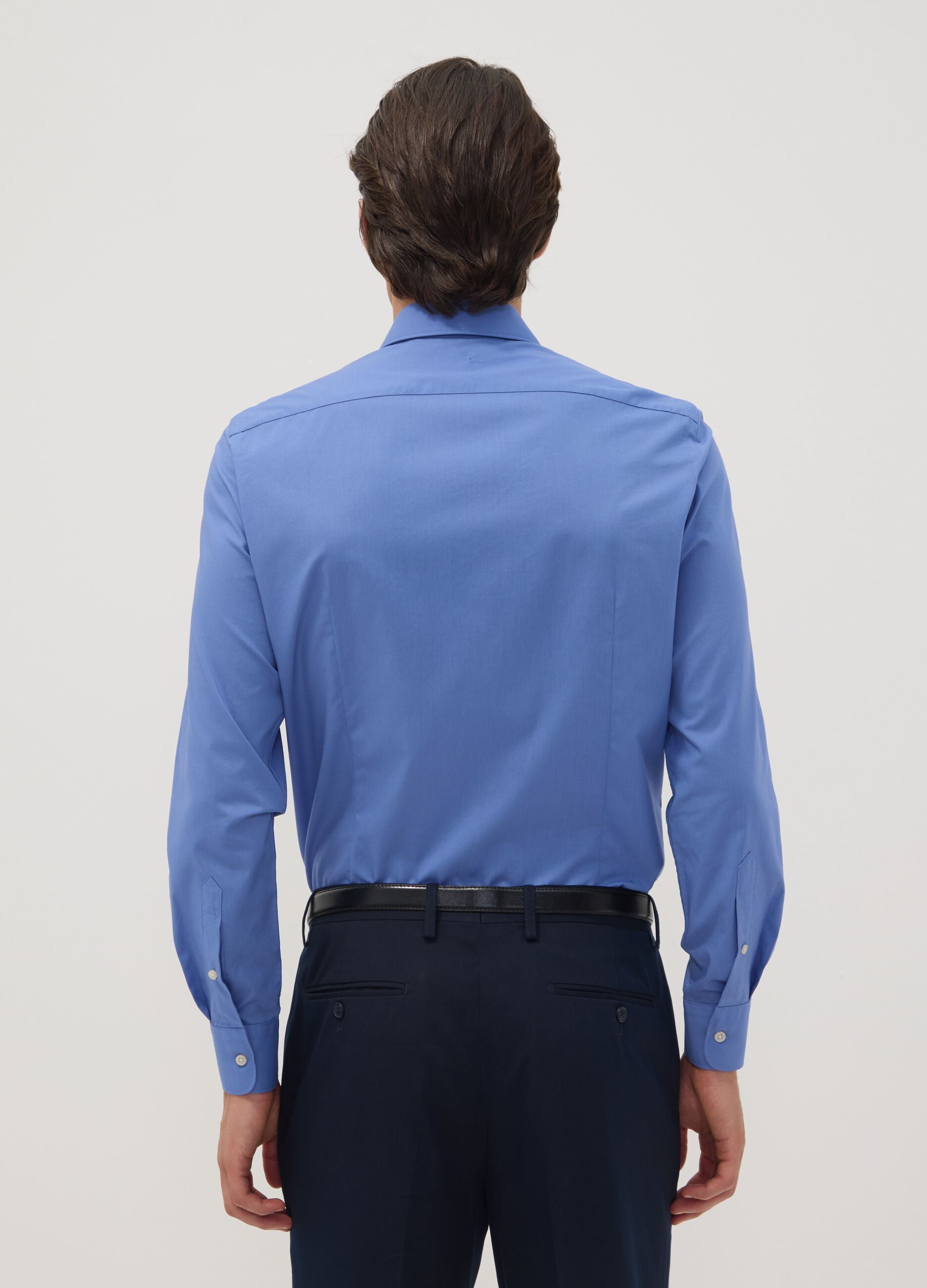 Blue slim-fit shirt with classic collar, easy-iron finish
