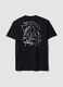 T-shirt preta em algod&atilde;o puro com decote redondo e estampado_6