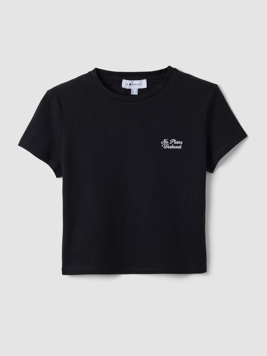 T-shirt crop preta em algod&atilde;o puro com decote redondo e estampado_0