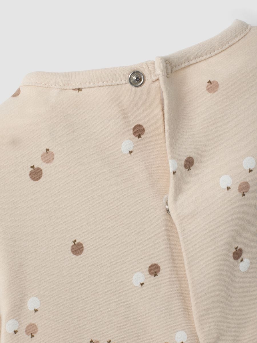 2-pack of white and beige printed organic cotton sleepsuits_3