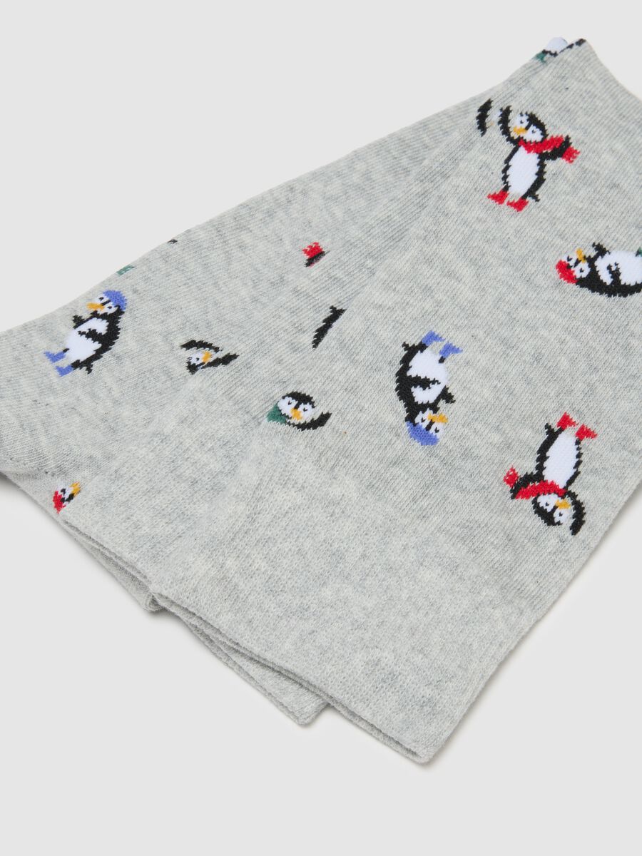 Grey cotton blend knee-high socks with print_2