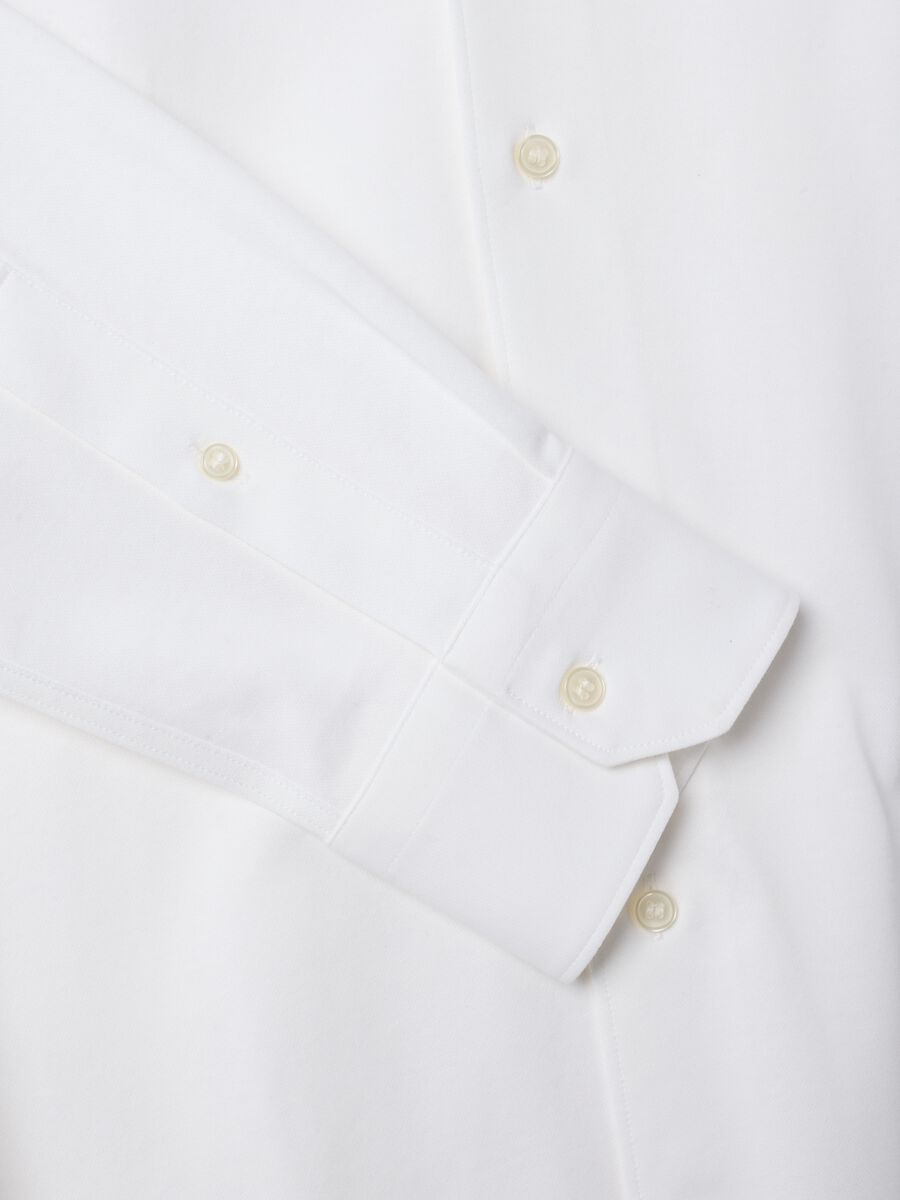 White pure cotton knitted shirt with classic collar, regular fit_2