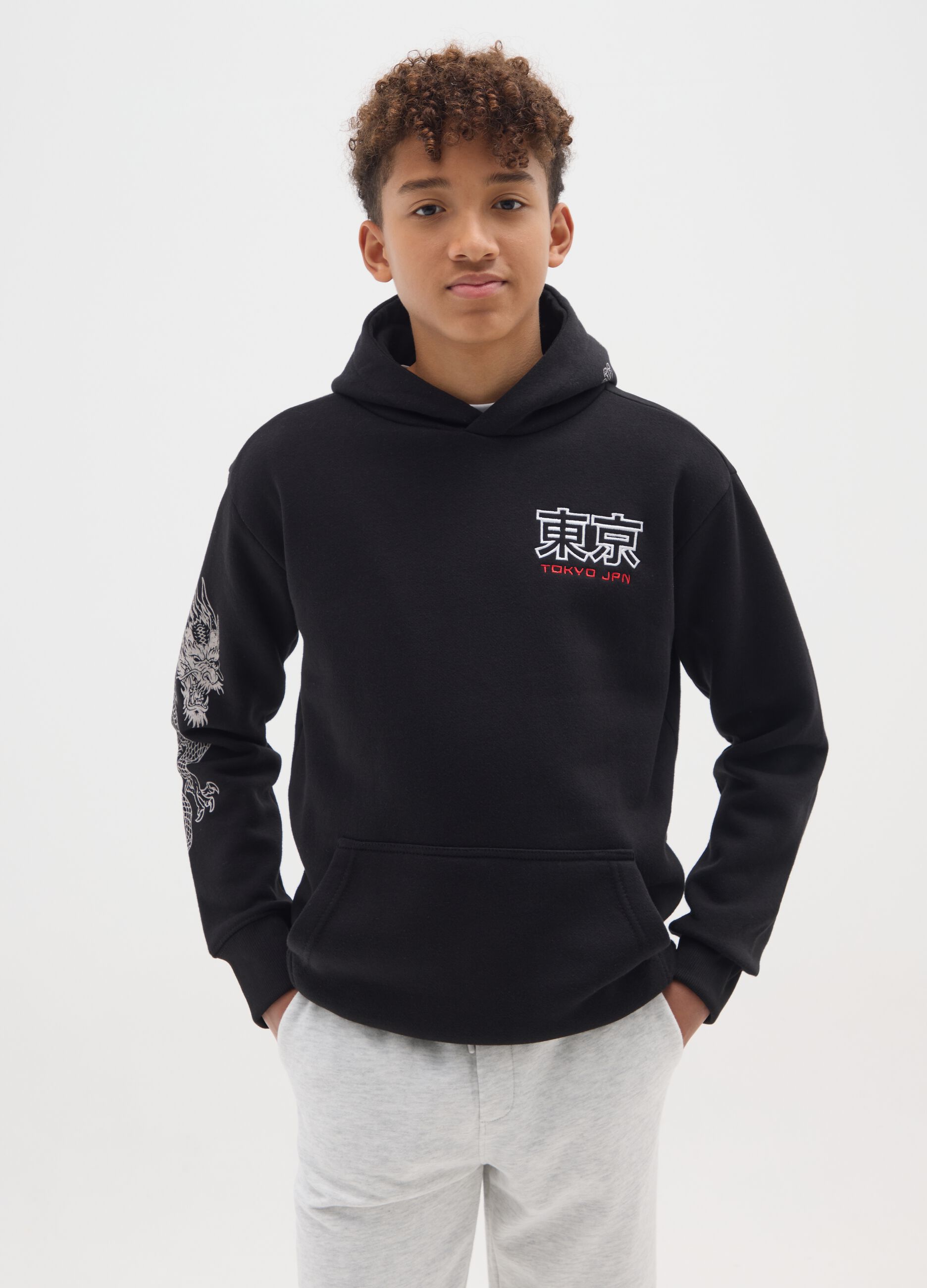 &Mu;&alpha;ύ&rho;&omicron; &phi;&omicron;ύ&tau;&epsilon;&rho; &mu;&epsilon; &kappa;&omicron;&upsilon;&kappa;&omicron;ύ&lambda;&alpha; &kappa;&alpha;&iota; &lambda;&epsilon;&pi;&tau;&omicron;&mu;έ&rho;&epsilon;&iota;&epsilon;&sigmaf; &delta;&rho;ά&kappa;&omicron;&upsilon;