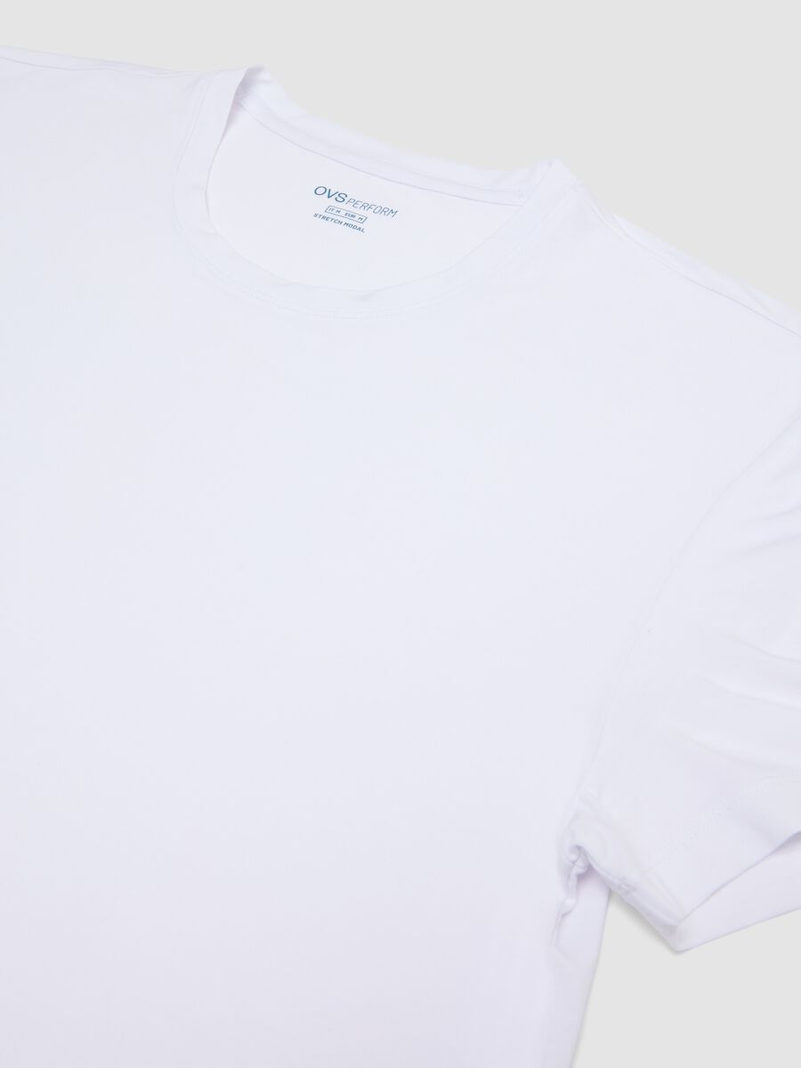 Camiseta blanca de modal el&aacute;stico, corte regular_5