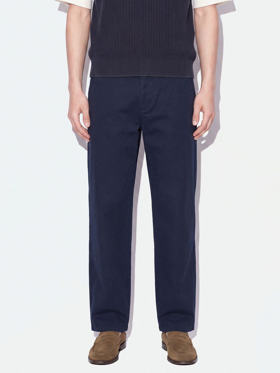 Blue pure cotton barrel-fit chino trousers_1
