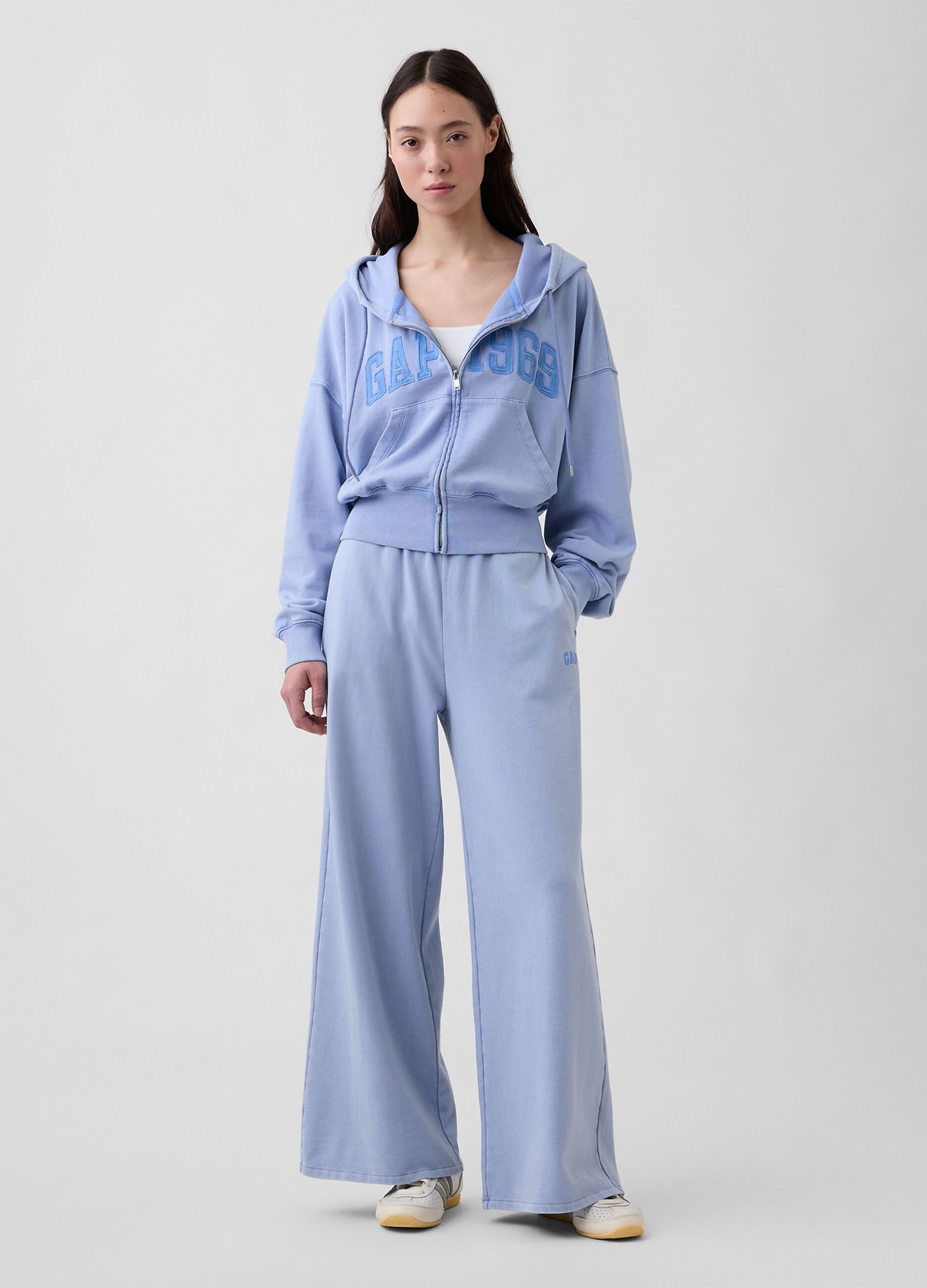 Sweatshirt com capuz e fecho completo em mistura de algod&atilde;o