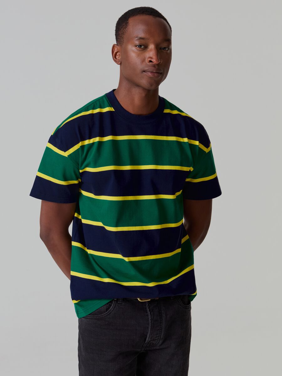 T-shirt with round neck and striped pattern_0